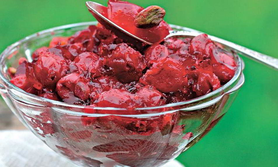 Рецепт вишневого джема с фисташками и коньяком