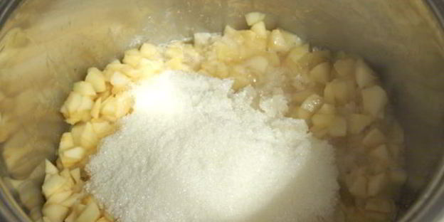 яблочный джем с карамелью