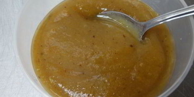 запеченные яблоки с джемом из пряной груши