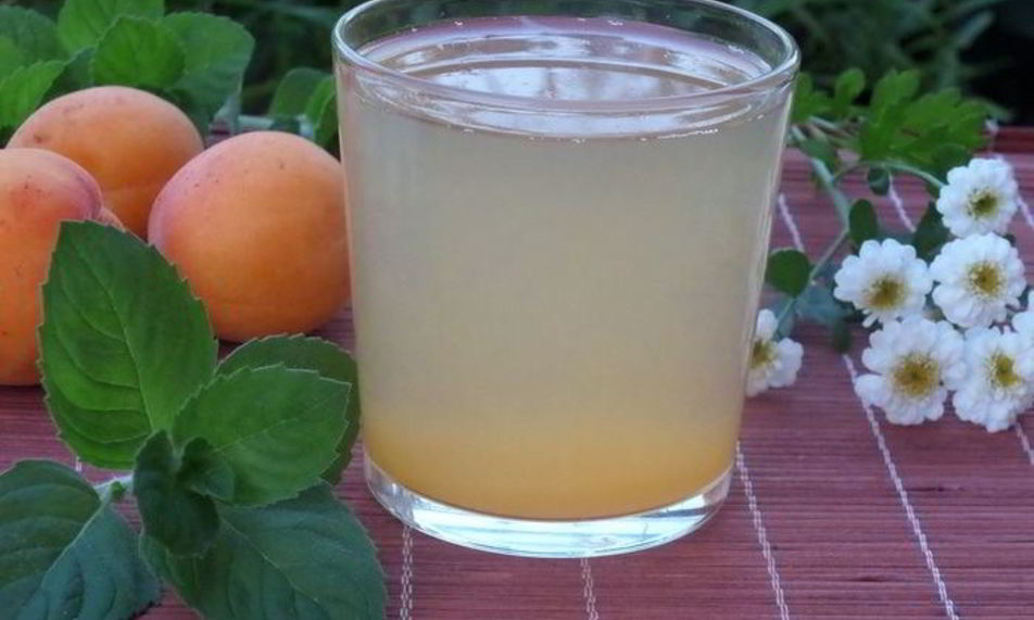 Рецепт абрикосового компота с лимонным соком