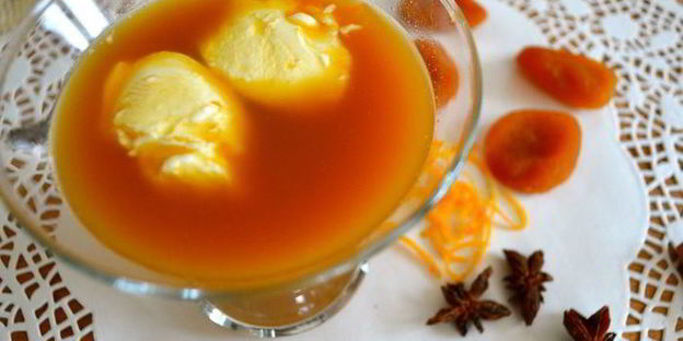 густой компот из сухофруктов со специями