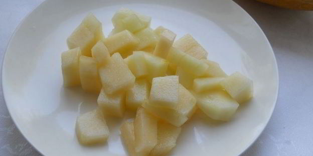 компот из дыни и ежевики