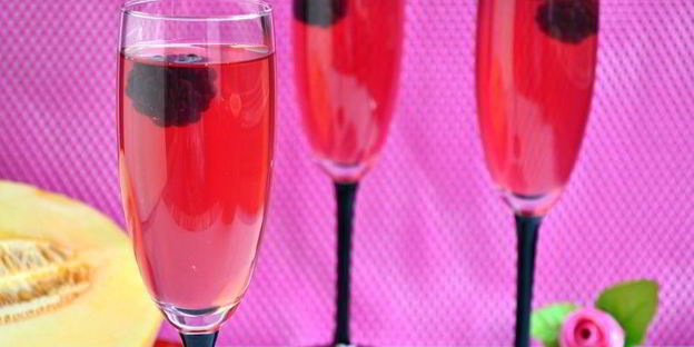 компот из дыни и ежевики