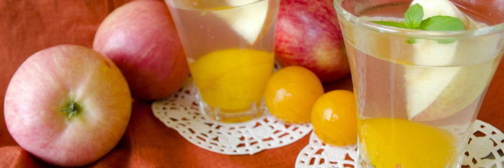 Компот из яблок и алычи