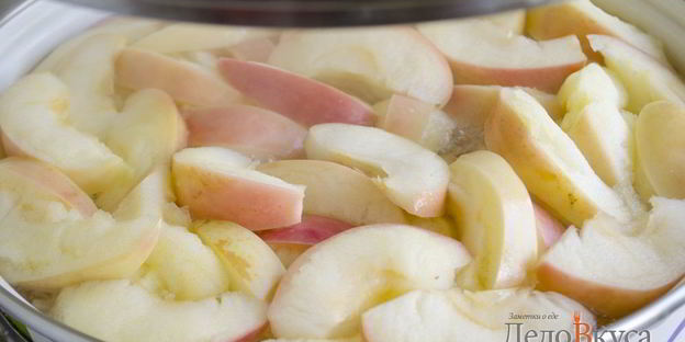 компот из яблок и алычи