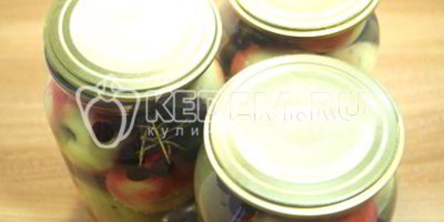 компот из яблок и черноплодной рябины