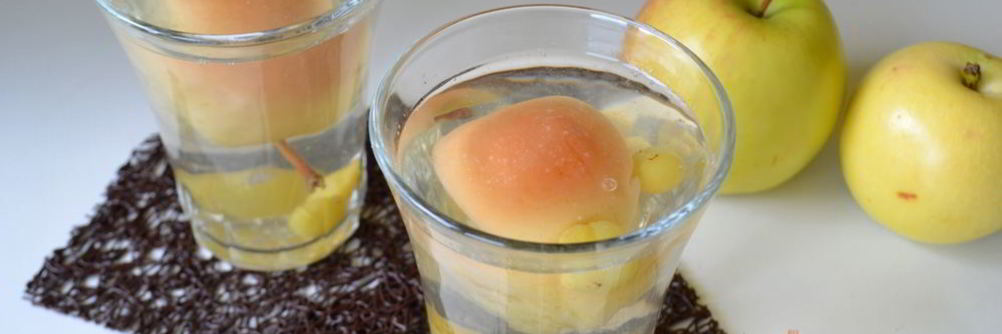 Компот из яблок и винограда