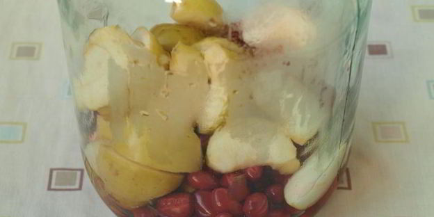 компот из яблок, кизила и бузины