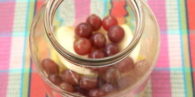 компот из яблок с виноградом на зиму