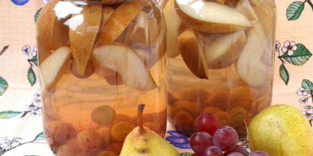 компот с виноградом и грушами на зиму