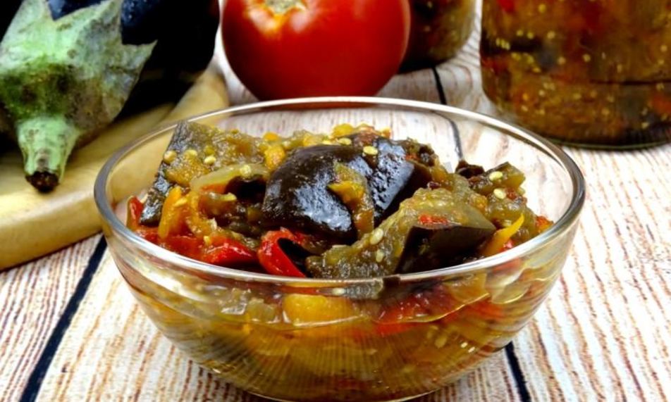 Рецепт лечо из баклажанов на зиму из помидор и моркови с чесноком