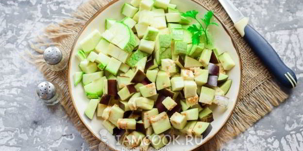 лечо из кабачков и баклажанов