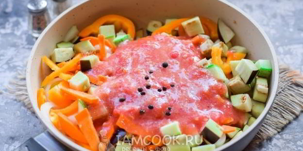 лечо из кабачков и баклажанов