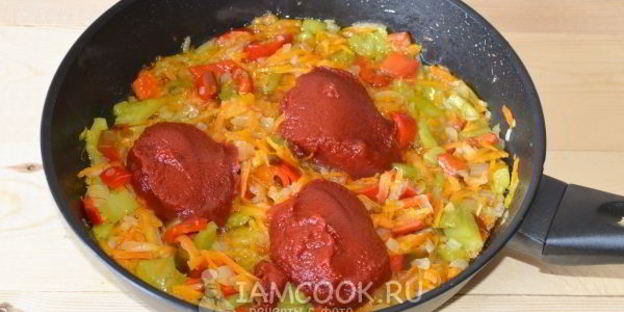 лечо из кабачков с томатной пастой