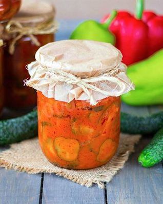 Лечо из огурцов на зиму пальчики оближешь с томатной пастой