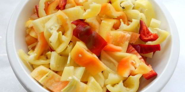 лечо с луком и морковью в мультиварке на зиму