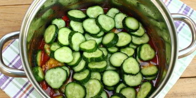 лечо с огурцами, помидорами и перцем