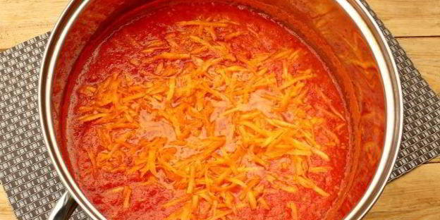 лечо с помидорами, перцем и морковью