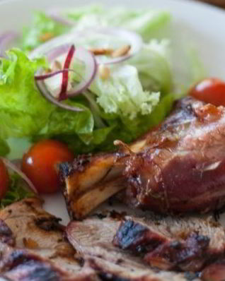 Плечо ягненка на гриле