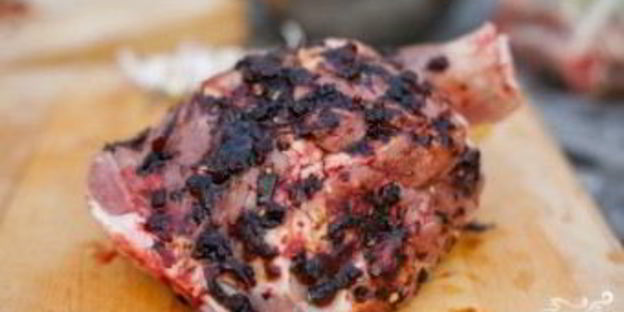 плечо ягненка на гриле