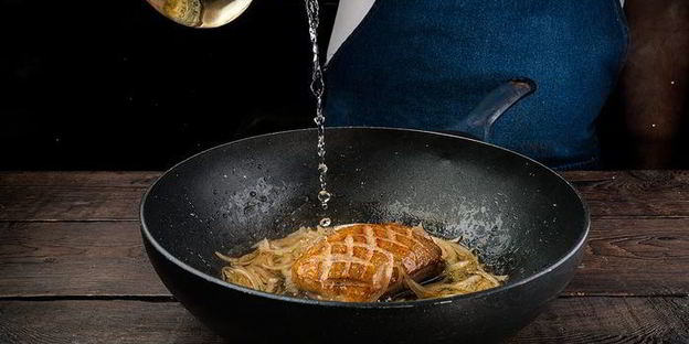 пряная утиная грудка, тушеная в лечо