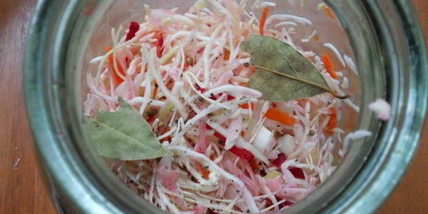 капуста маринованная со свеклой