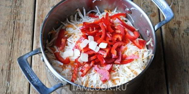 маринованная капуста с перцем
