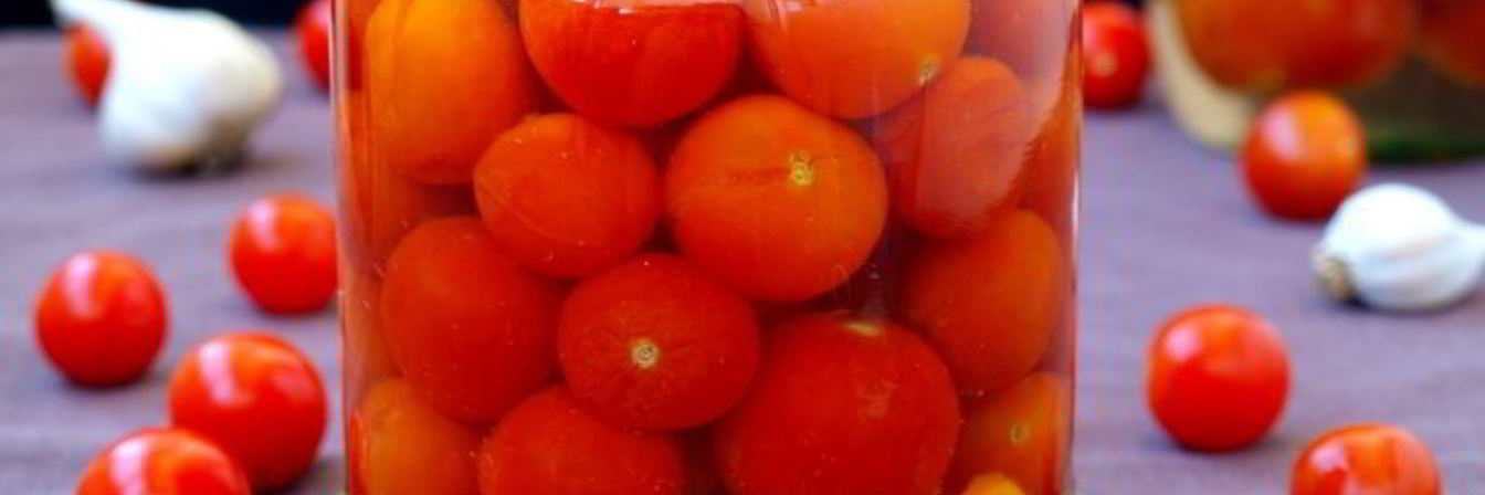 Маринованные черри с луком и морковью