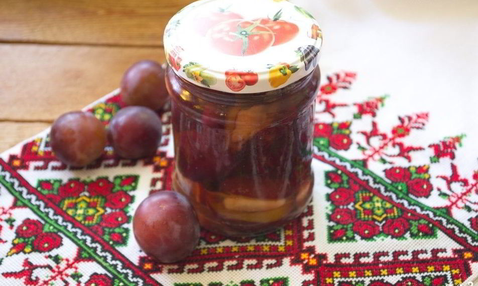Рецепт маринованных слив с чесноком