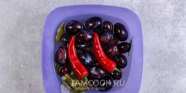 маринованные сливы угорка
