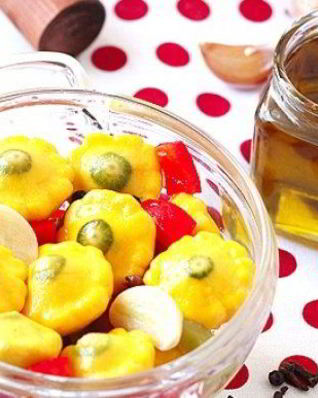 Патиссоны, маринованные с перцем