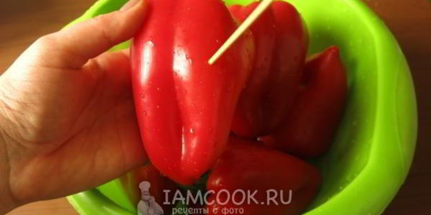 перец, маринованный целиком