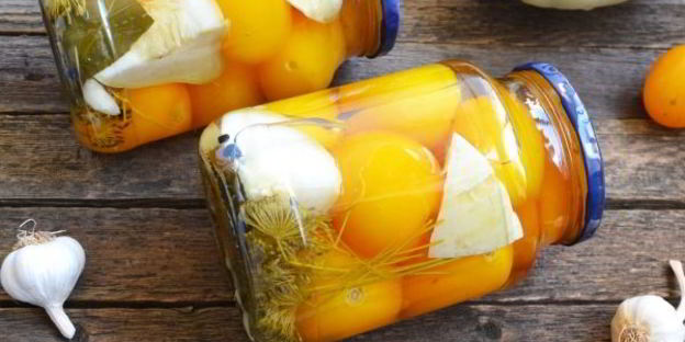 помидоры, маринованные с патиссонами