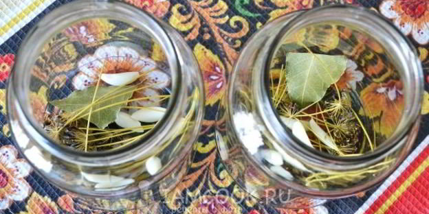 помидоры, маринованные с патиссонами