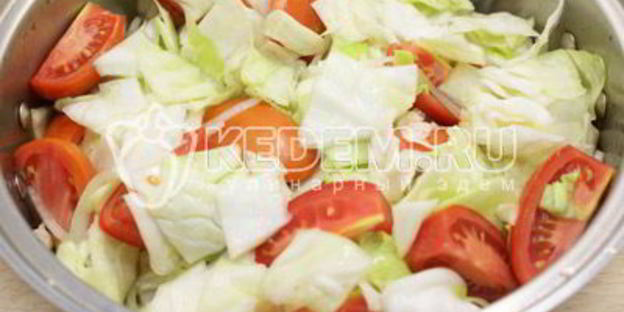 помидоры с капустой и луком