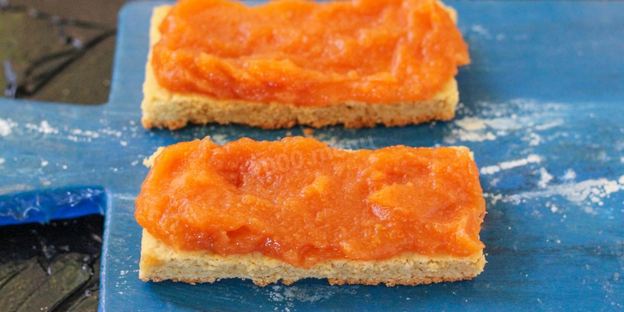 песочная полоска с повидлом