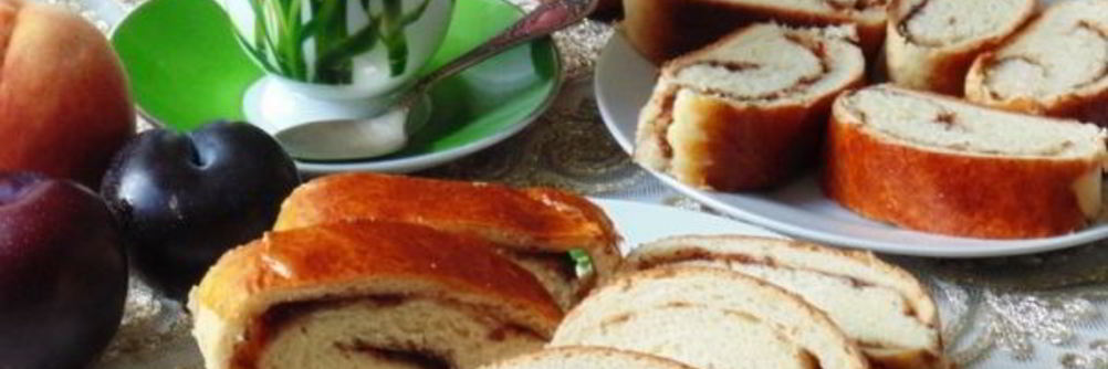 Сдобный рулет с повидлом