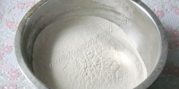 сдобный рулет с повидлом