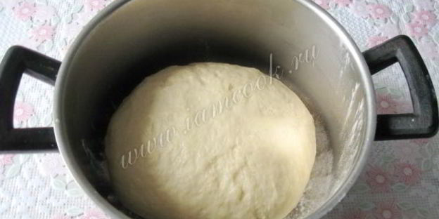 сдобный рулет с повидлом