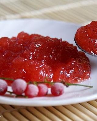 Яблочное повидло с красной смородиной