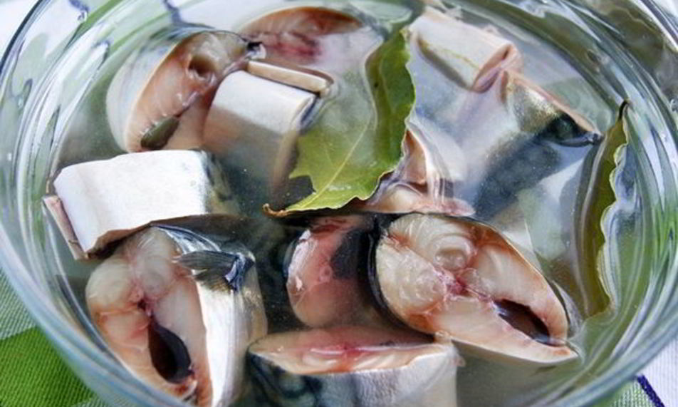 Рецепт быстрой скумбрии пряного посола по-домашнему