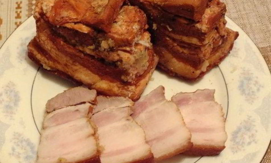 Рецепт домашнего сала с чесноком в луковой шелухе