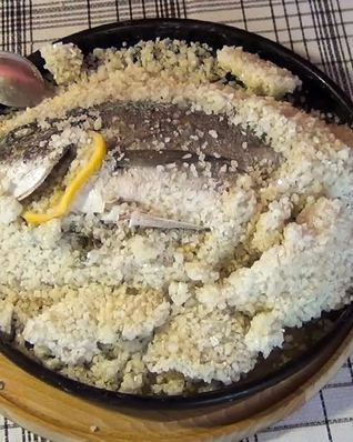 Дорада в соли