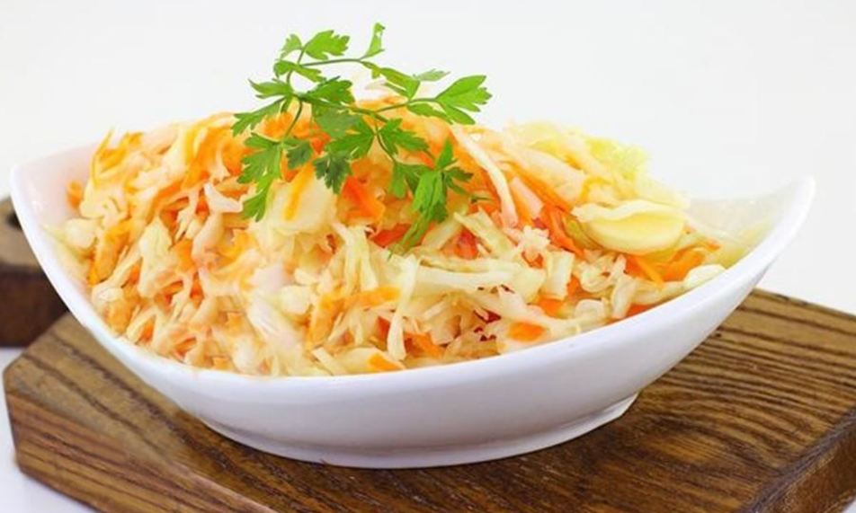 Рецепт капусты с чесноком горячим рассолом