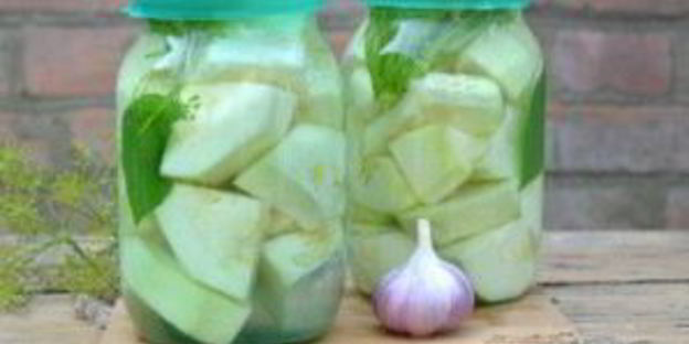 малосольные кабачки