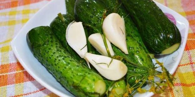 малосольные хрустящие огурчики