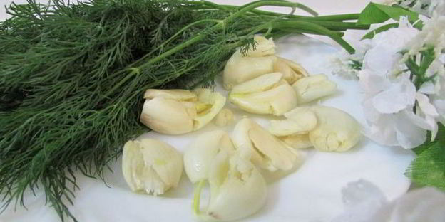 малосольные огурчики в минеральной воде