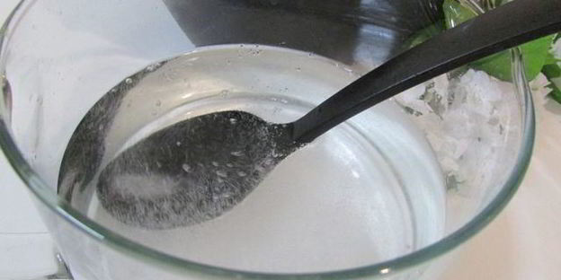 малосольные огурчики в минеральной воде