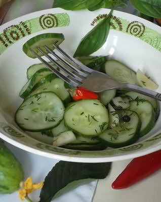 Малосольные огурцы к обеду