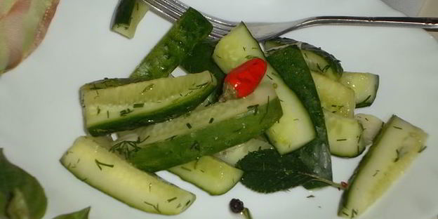 малосольные огурцы к обеду